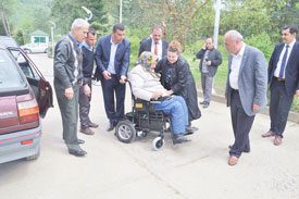 Ayvacık Belediyesi'nden Akülü Tekerlekli Sandalye Yardımı
