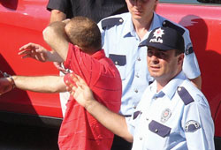 Hırsıza balkonda suçüstü