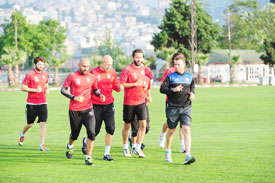 SAMSUNSPOR DENİZLİSPOR'A BİLENİYOR