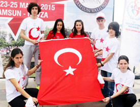 Atatürk'ü simgeleyen Türk Bayrağı yola çıktı
