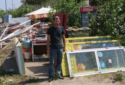 Çay bahçesini yıktılar