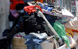 Bu evden 9 ton çöp çıktı