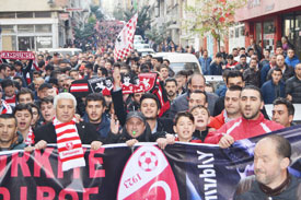 TARAFTAR DEMİRÖREN'İN BAŞKA SEÇİLMESİNE İSYAN ETTİ