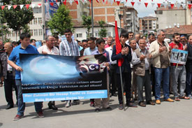 Öldürülen Uygur Türkleri için gıyabi cenaze namazı kılındı