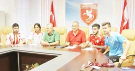 SAMSUNSPOR'DA 4 İMZA