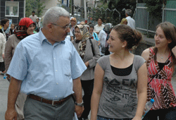 Gazi'den hizmet turu