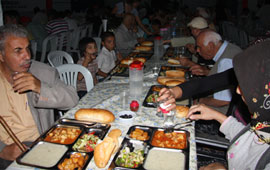 İftar çadırı doldu taştı