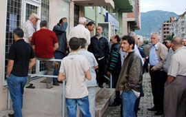 TMO önünde dandevu kuyruğu