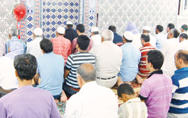 Camiler doldu taştı