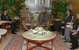 Vali Güzeloğlu konuklarını ağırladı