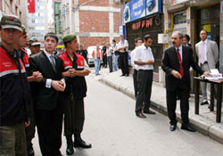 Cinayet keşfi için sokak boşaltıldı