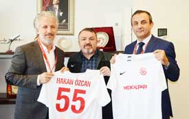 MEDICAL PARK SPOR’A VE ENGELLİYE DESTEK VERMEYE DEVAM EDİYOR