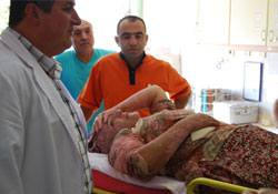 Boya kutusu ile yaraladı