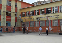 Genç, hayırsever arıyor