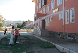 Canik'te okullar temizleniyor