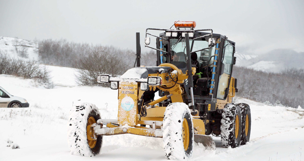 İLKADIM’DA KARLA MÜCADELE