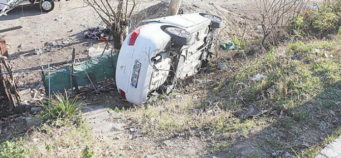 Araç şarampole uçtu:3 yaralı