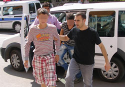 Hırsızlar yakayı ele verdi