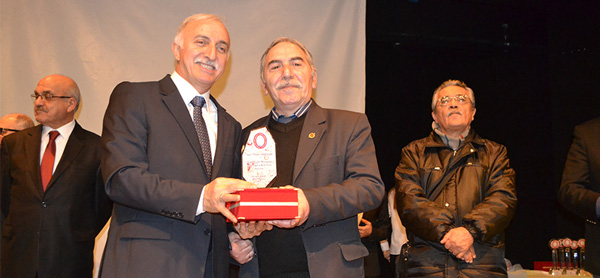 MEHMET HAZİNEDAR'A VEFA ÖDÜLÜ...