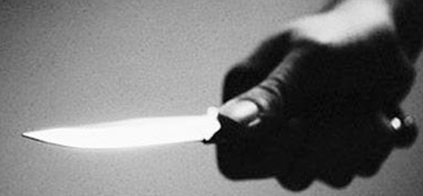 EŞİNİ BIÇAKLADI...