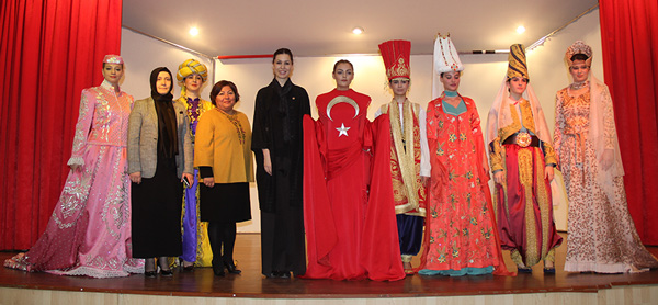 KARAASLAN 'SARAYIN İNCİLERİ' DEFİLESİNDE