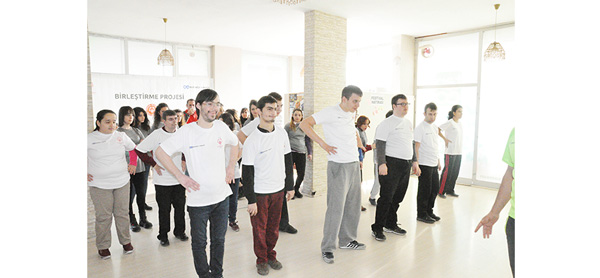 Gençleri Bu Kez Dans Birleştirdi