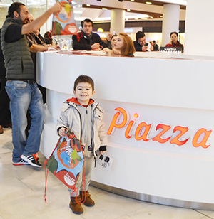 Öğrencilerin Yarıyıl Hediyesi Piazza’dan