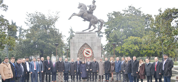 AYNI ÇATI ALTINDA...