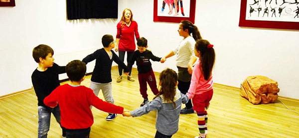 ÇOCUKLAR MASAL KAHRAMANI...