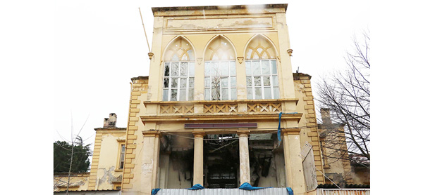 KADERİNE TERKEDİLDİ