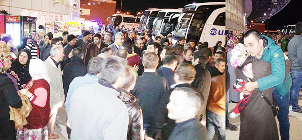 ASKERLER UĞURLANIYOR