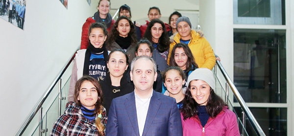 HDP'Lİ BELEDİYELERİ ELEŞTİRDİ