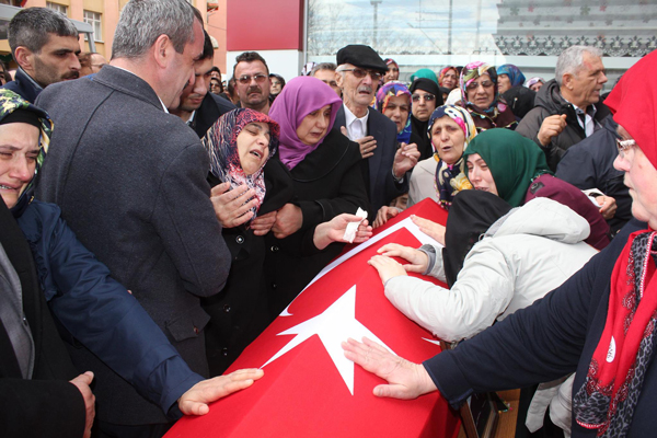 POLİS MEMURU SON YOLCULUĞUNA UĞURLANDI