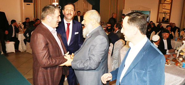 MUTLULUKLARINI PAYLAŞTI