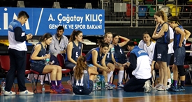 BAKAN KILIÇ BASKETBOLCULARA BAŞARI DİLEDİ