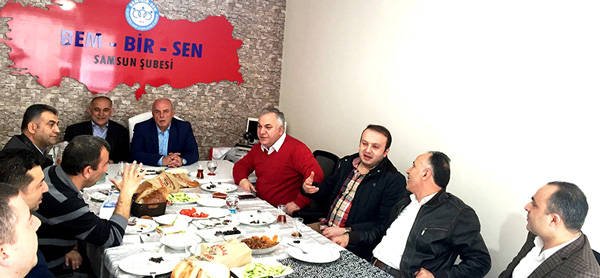 KAHVALTIDA BULUŞTULAR