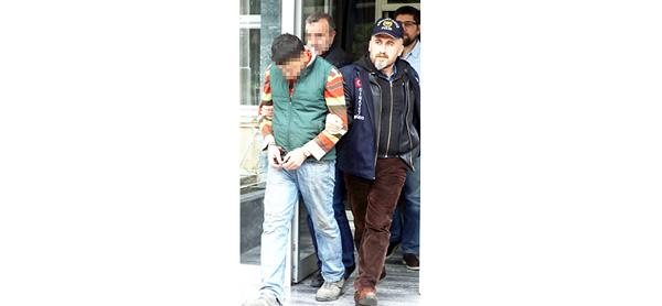 İŞ ARKADAŞINI BIÇAKLADI