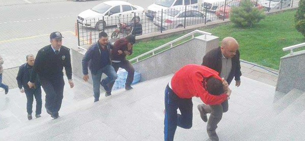 OTOMOBİL HIRSIZLARI YAKALANDI