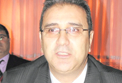 Koltuğu bırakmıyor