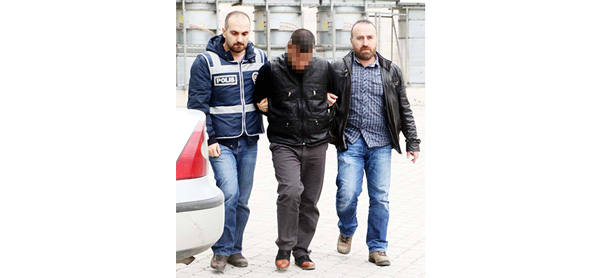 Sahte Kimlikle Yakalandı