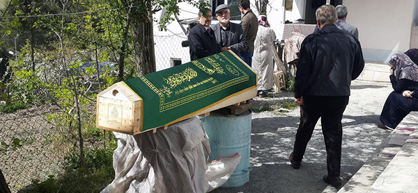 MEMLEKETİNDE TOPRAĞA VERİLDİ...