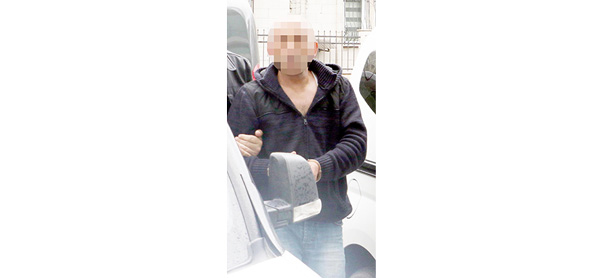 Komşusuna Kızıp Tabancayla Ateş Etti