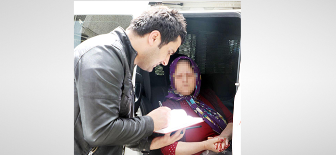 Annesini bıçaklayan kadın, hastaneye yatırıldı