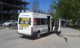 ÇARŞAMBADA KAZA: 2 ÖĞRENCİ YARALI