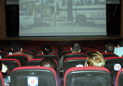 Sinema seyircisi 30 milyonda tıkandı