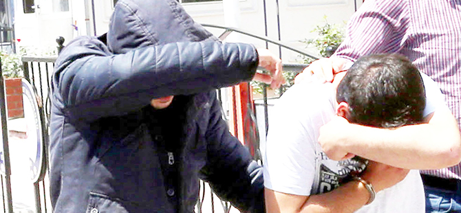 KALPAZANLAR YAKALANDI