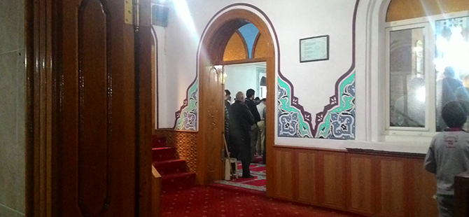 KEFELİ CAMİİ'NDE TERAVİH KALABALIĞI