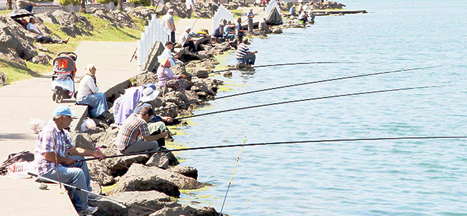 VATANDAŞ SAHİLE KOŞTU