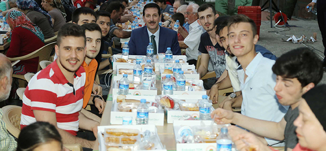 KOMŞU KARDEŞLİĞİ ZİRVEDE