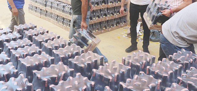 SAHTE ŞARAP ELE GEÇİRİLDİ